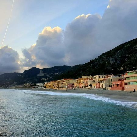 Varigotti #Subitoalmare Экстерьер фото