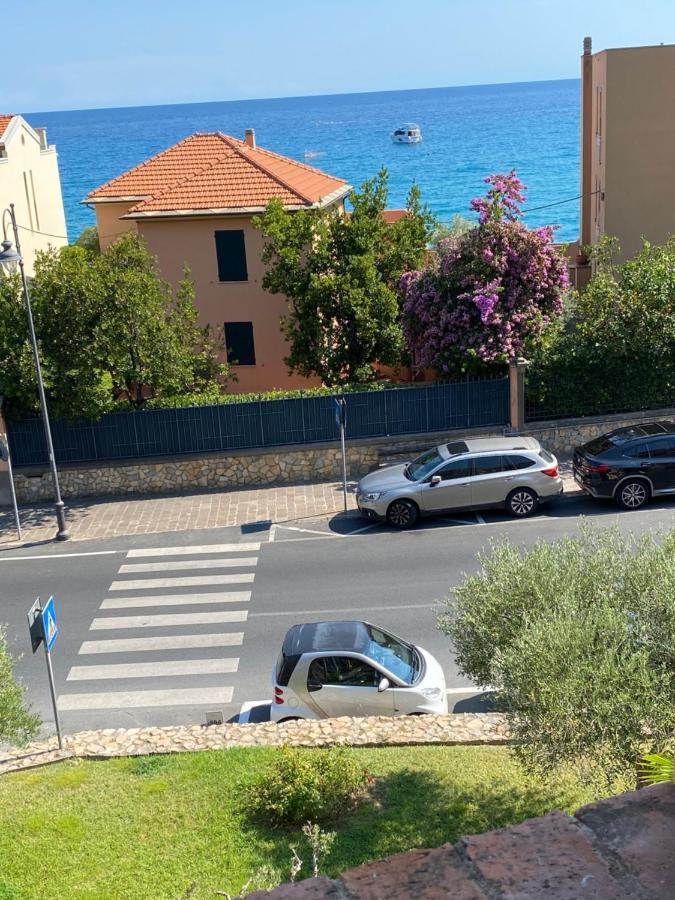 Varigotti #Subitoalmare Экстерьер фото