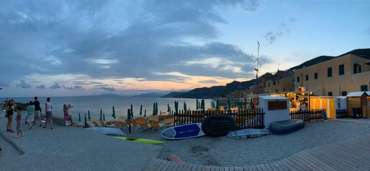 Varigotti #Subitoalmare Экстерьер фото